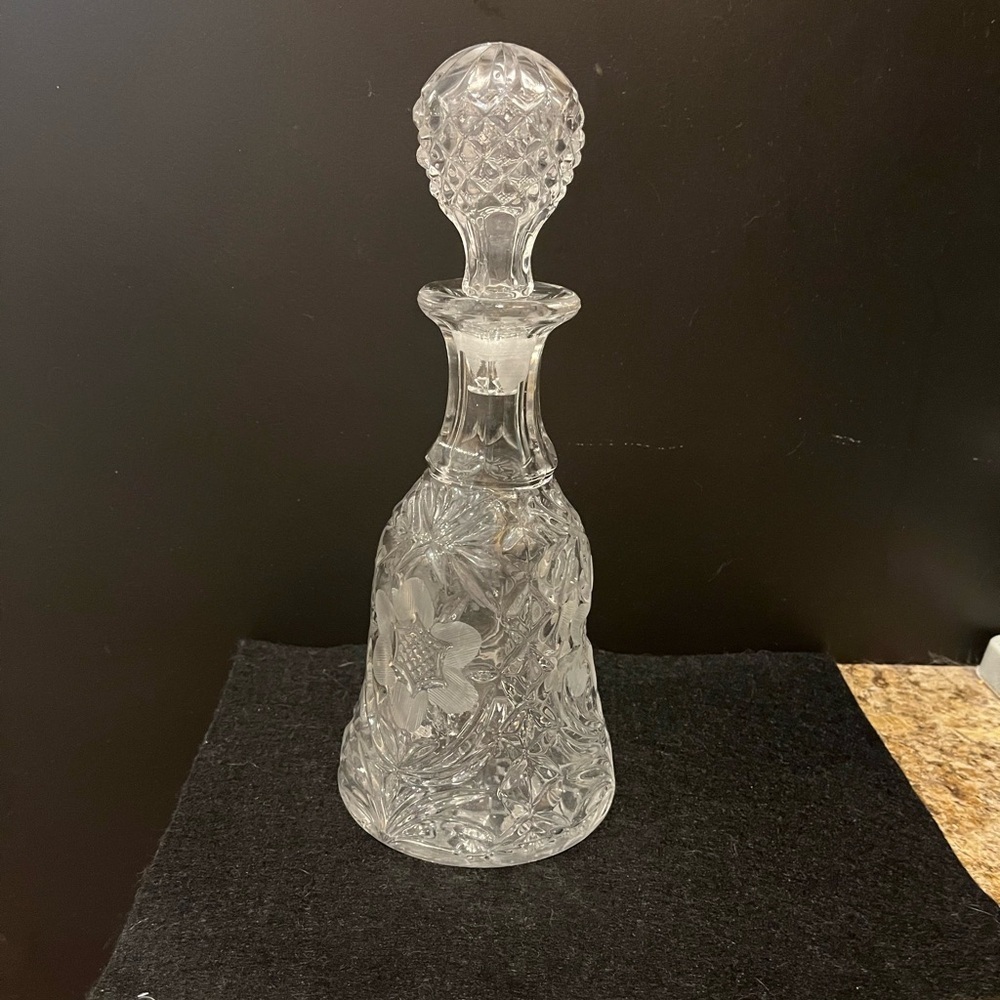 Vintage Pressed Glass Decanter with Floral Star Motif - Picture 15 of 16